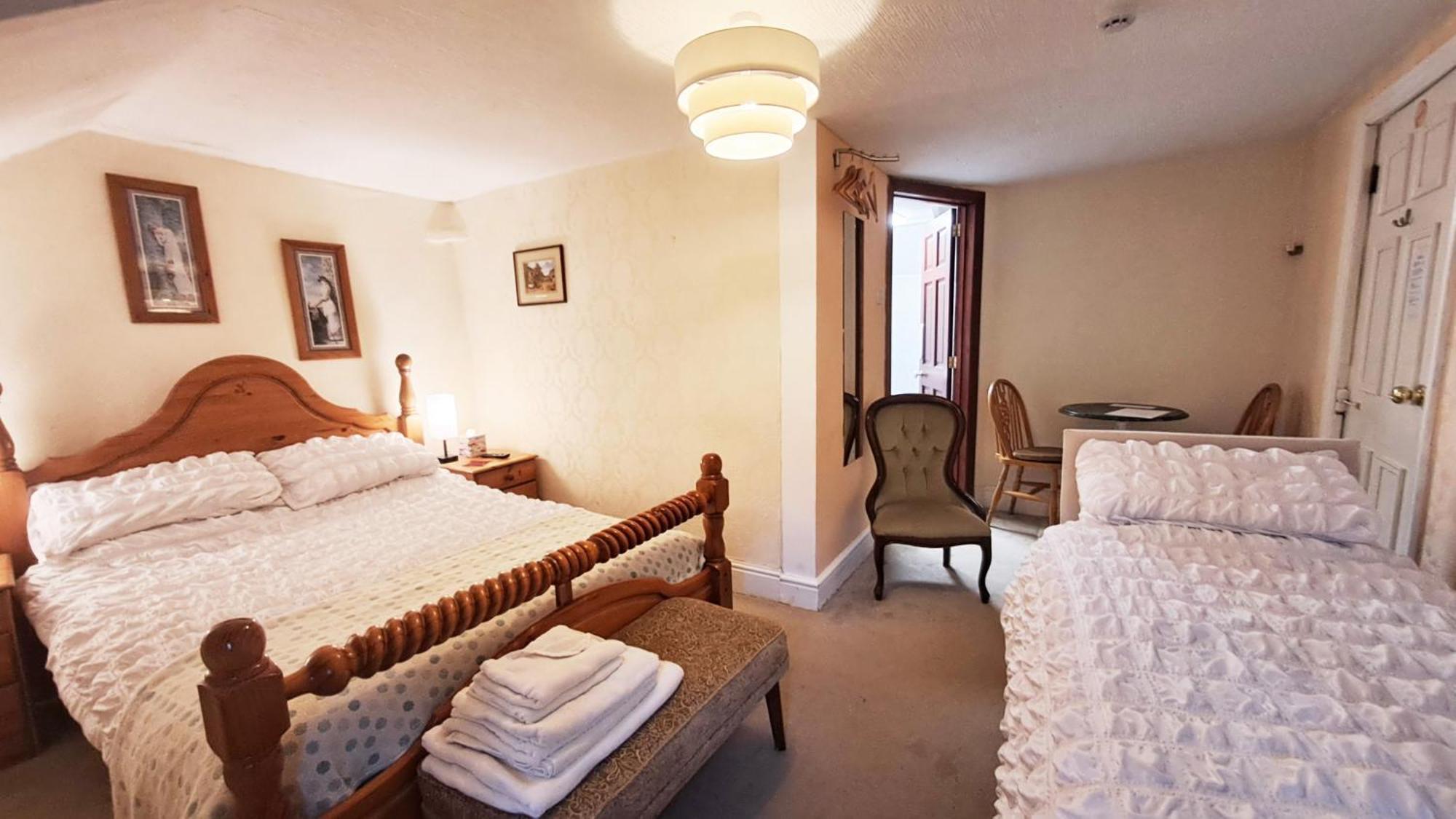 Coynant Farm - Farm Park Farm stay *